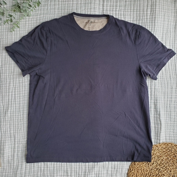 Men's BlackBrown Navy Tshirt - Picture 1 of 5